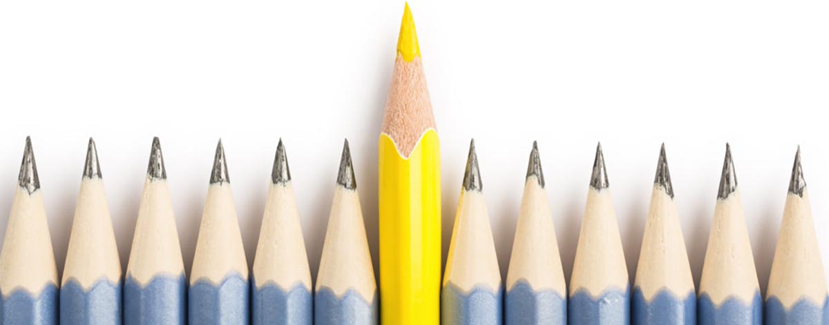 Photo of yellow and blue pencils